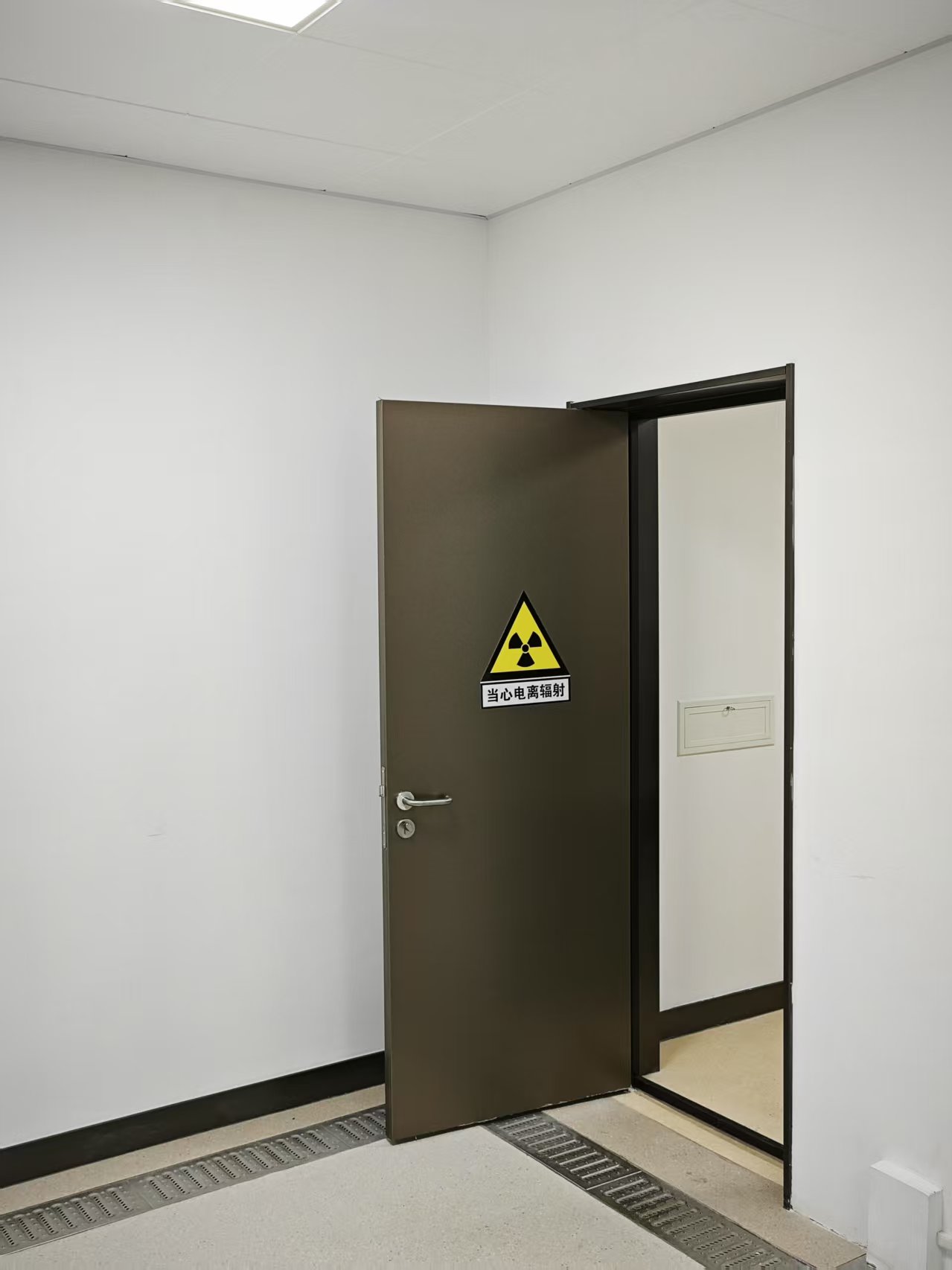 鞍山CT室手动单开防护铅门